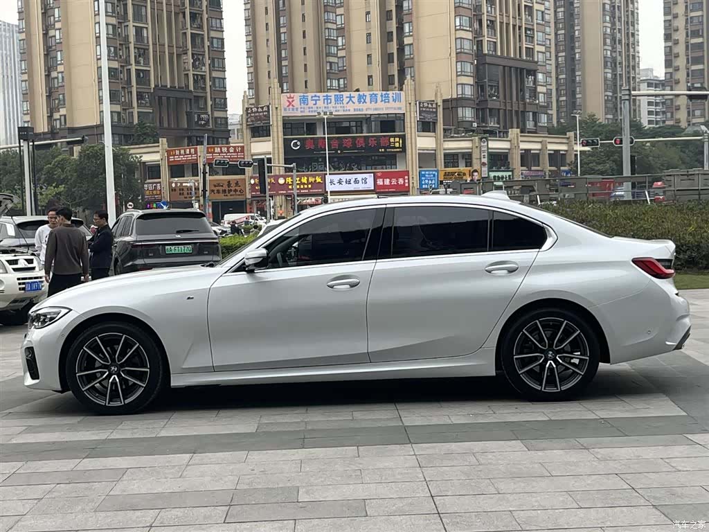 BMW 3 Series, 2022 все фото