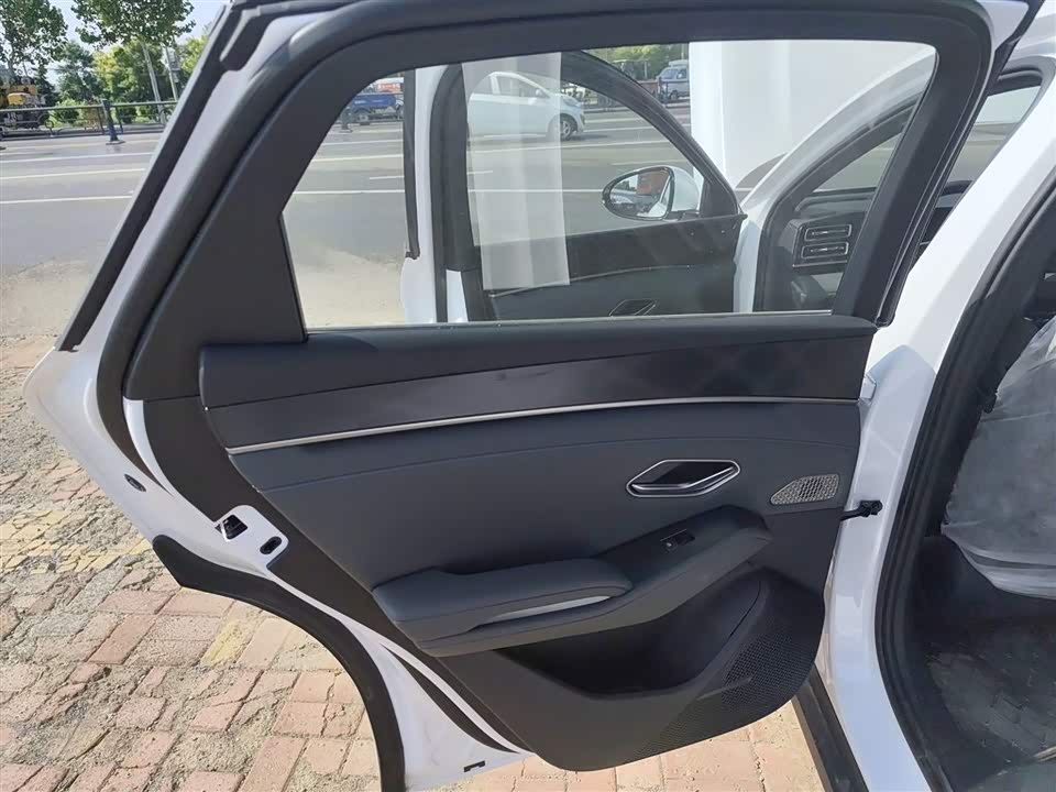 BYD Qin L
