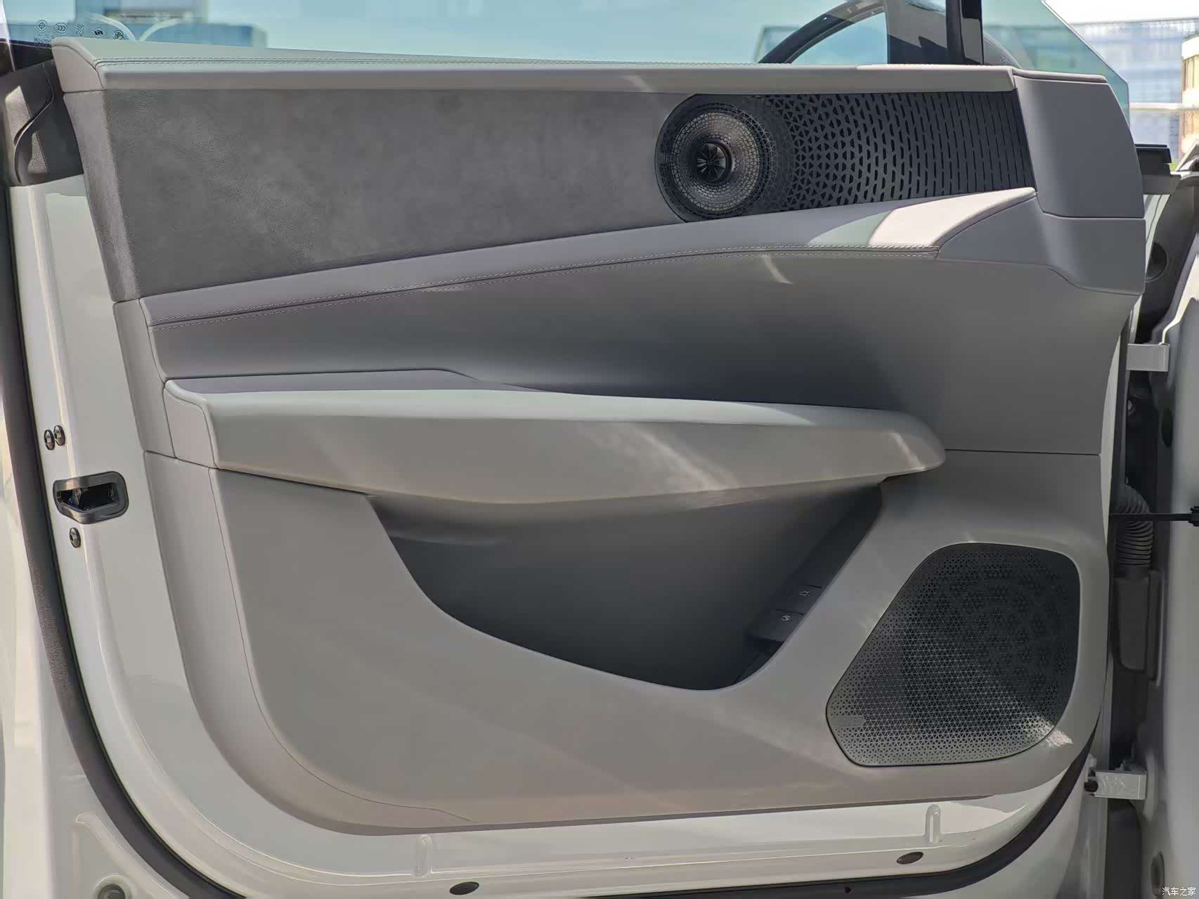 Lotus EMEYA, 2025 9