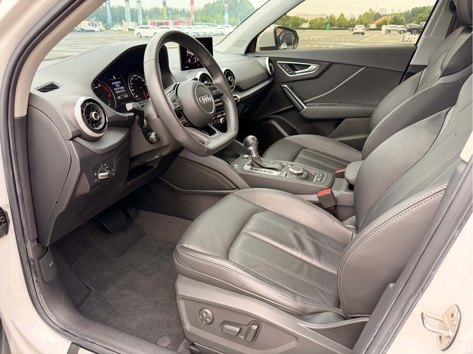 Audi Q2L, 2022 10