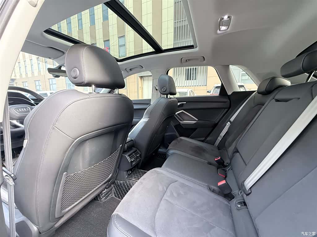 Audi Q3, 2022 11