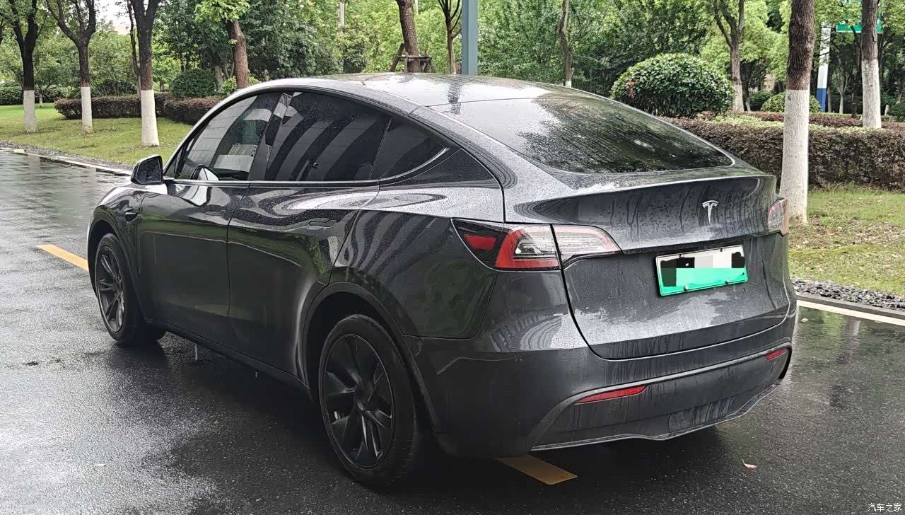 Tesla Model Y, 2024 10