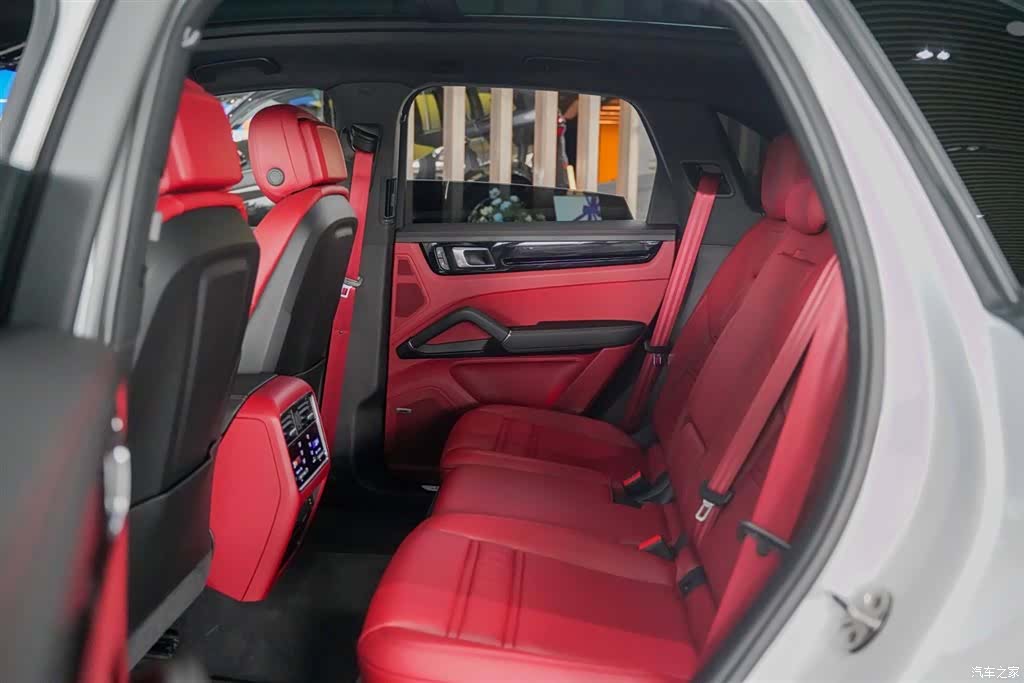 Porsche Cayenne, 2023 10