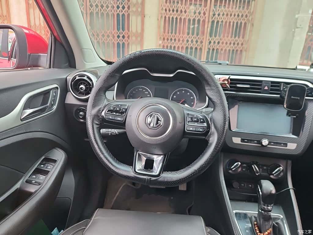 MG ZS, 2017 11