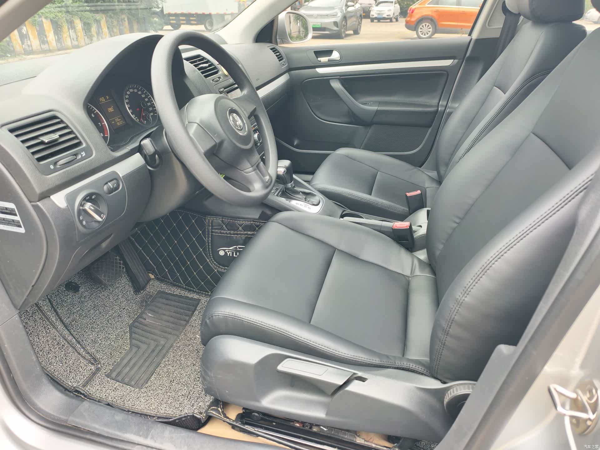 Volkswagen Sagitar, 2011 все фото