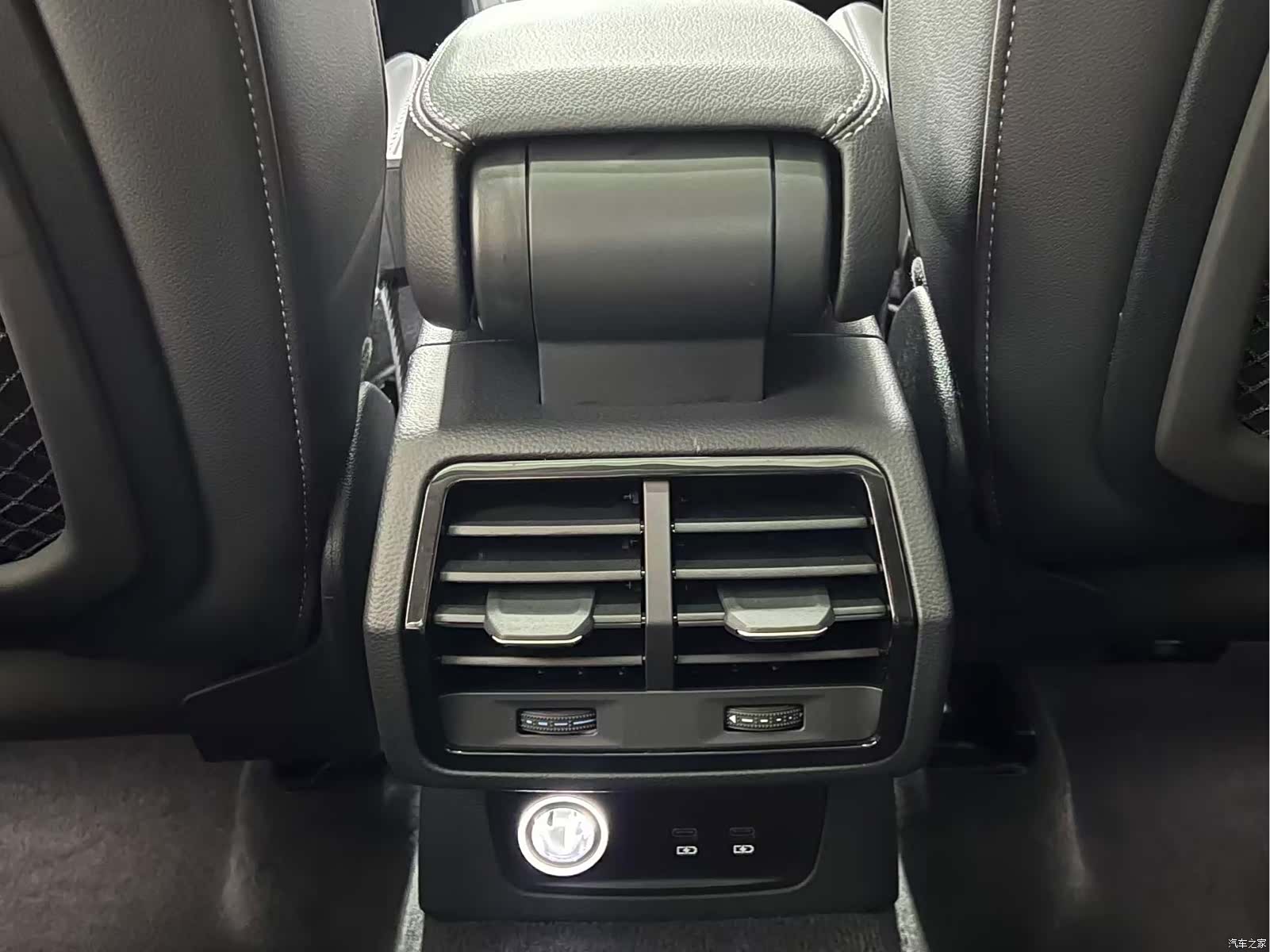 Audi Q3, 2023 10