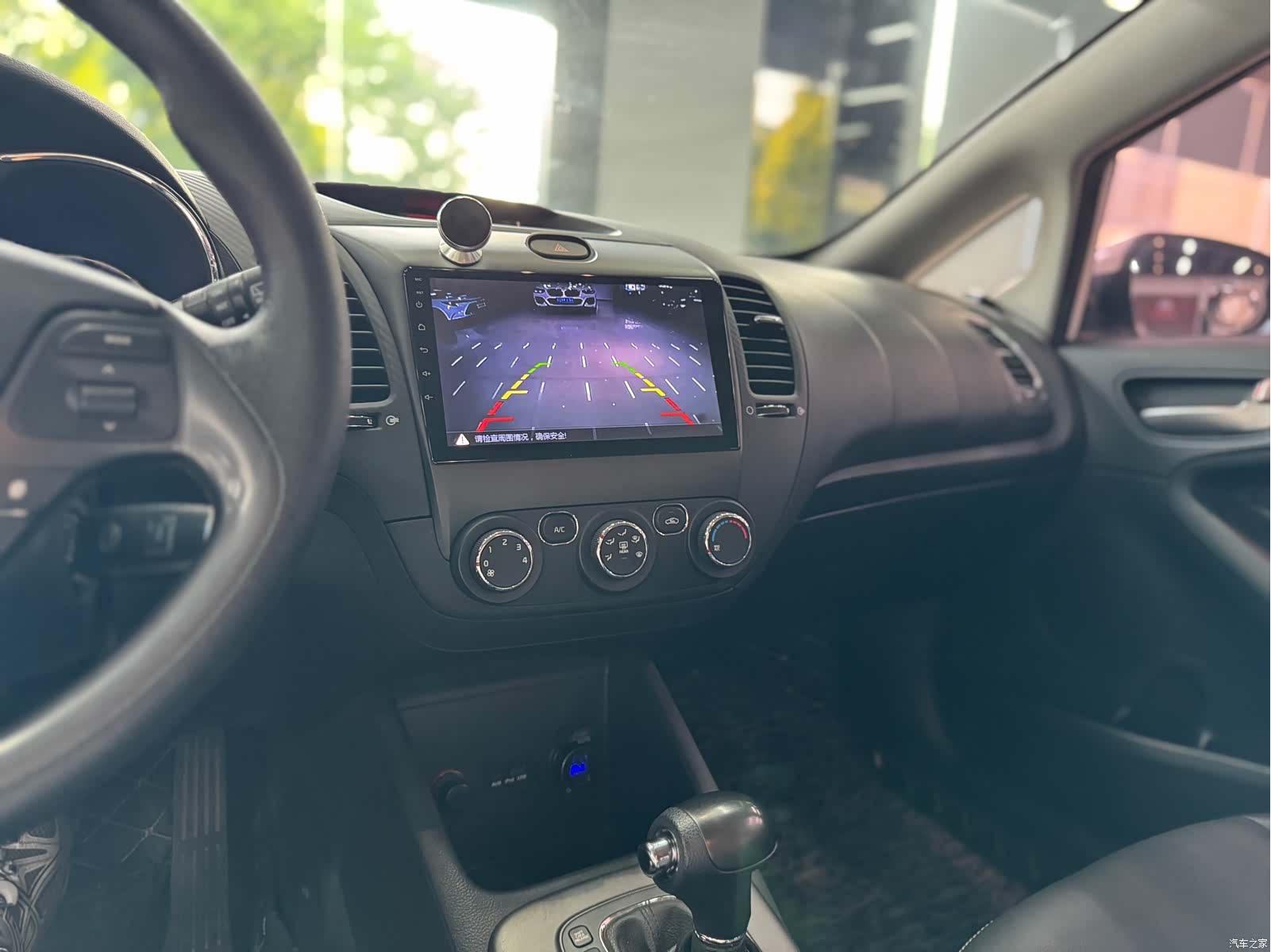 Kia K3, 2015 12