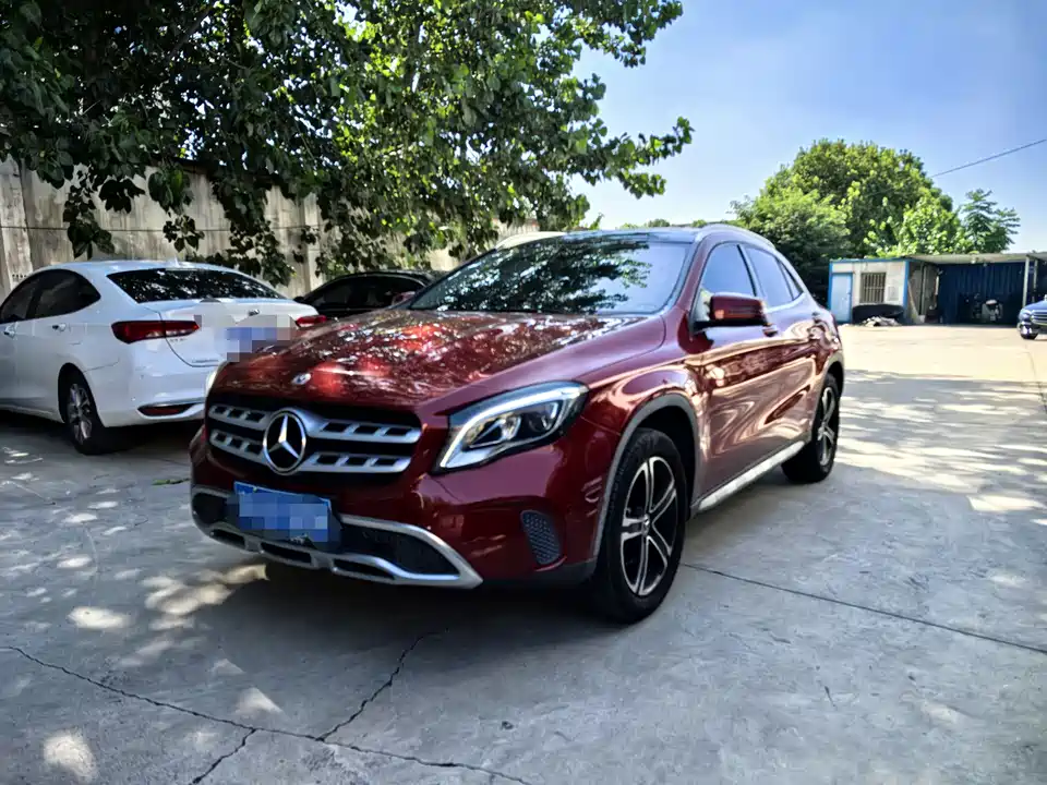 Mercedes-Benz GLA