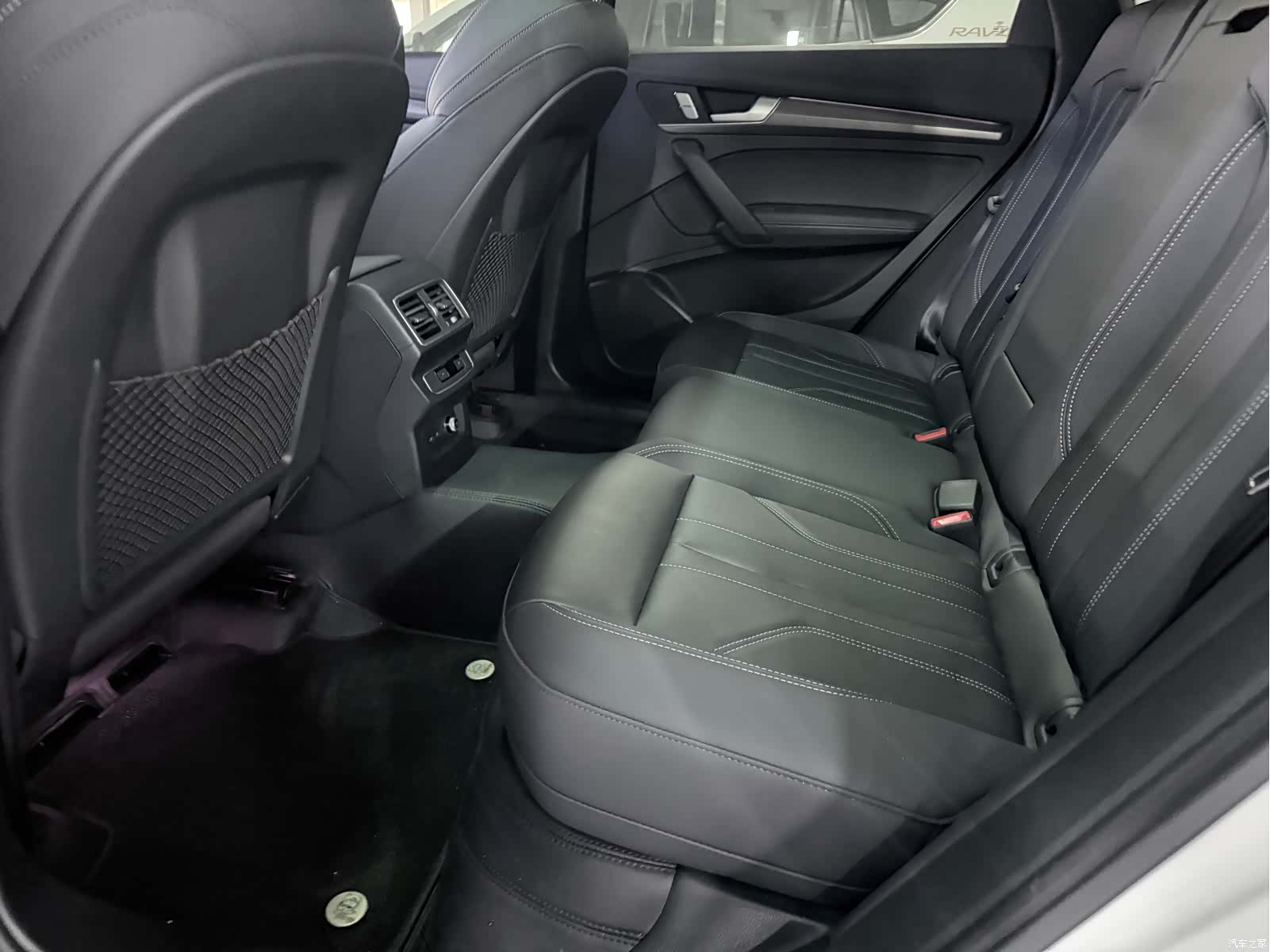 Audi Q5L, 2024 11