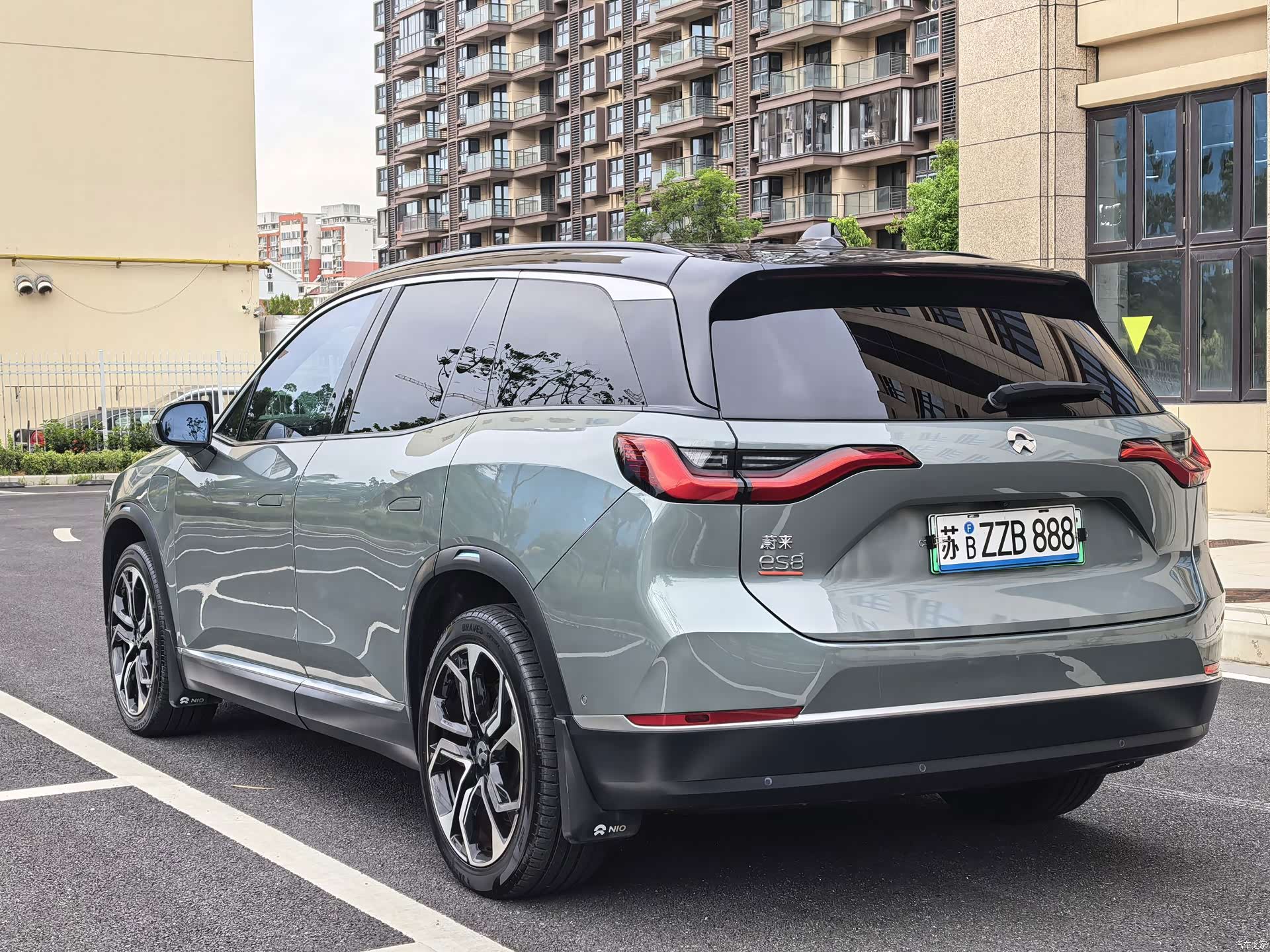NIO ES8, 2021 6