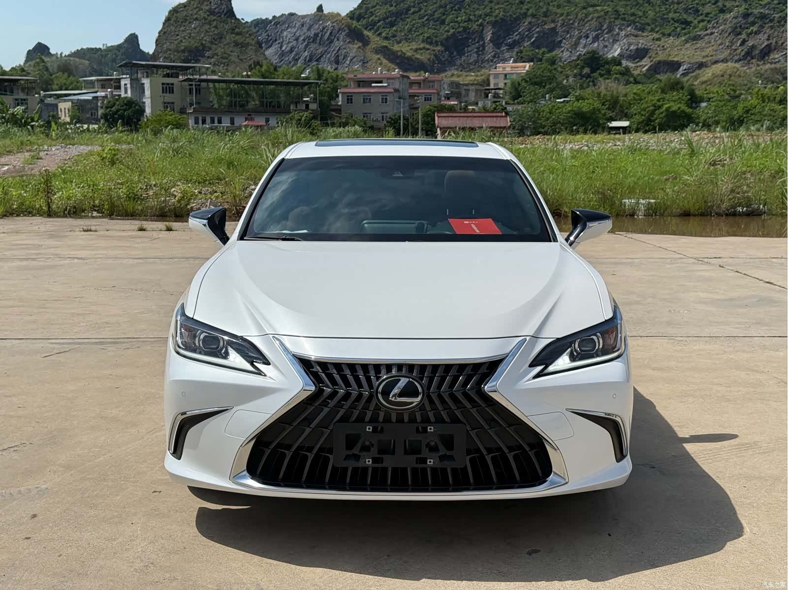 Lexus ES, 2024 2