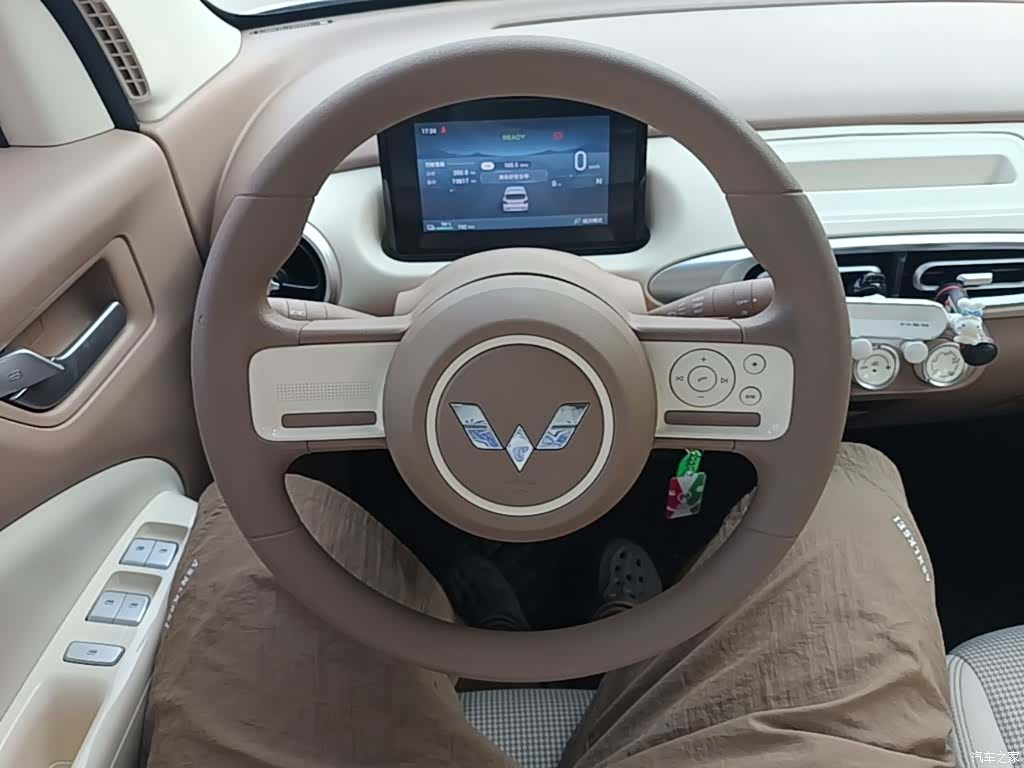 Wuling MINIEV, 2025 11