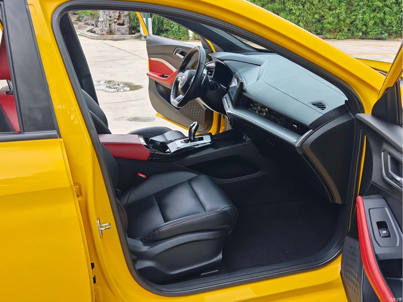 MG MG5, 2021 13