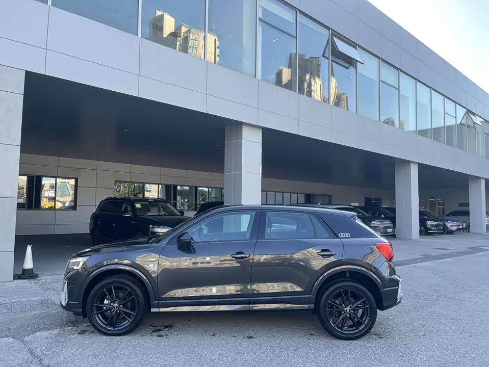 Audi Q2L