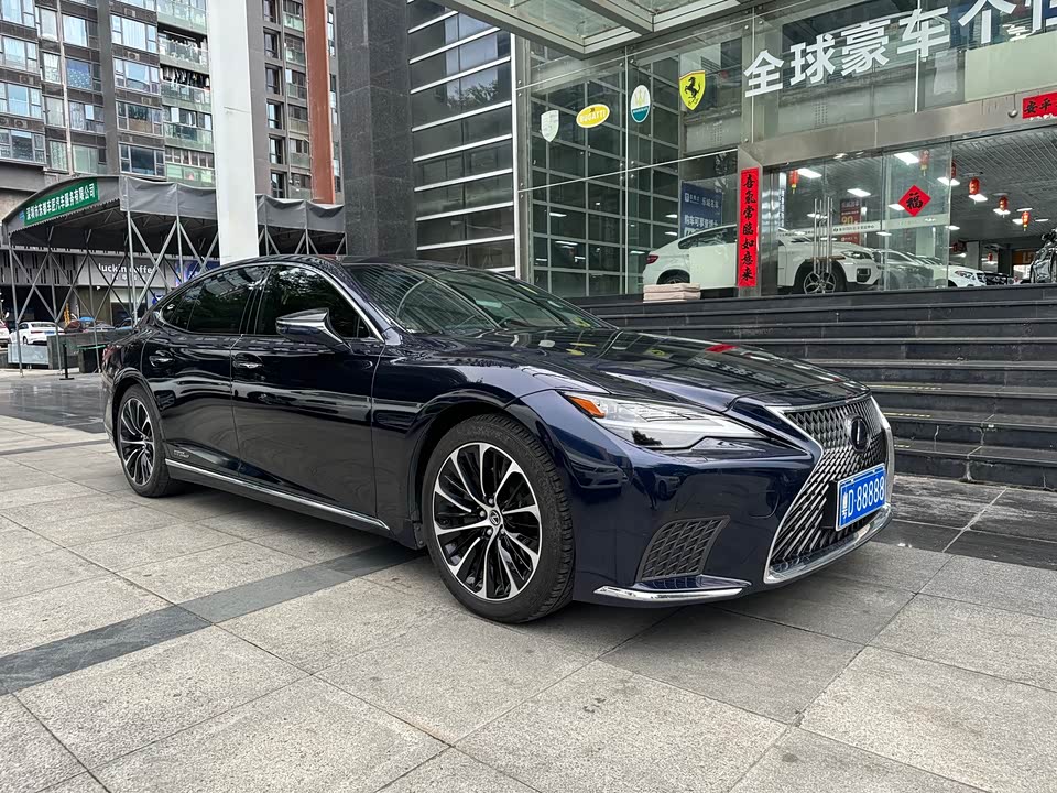 Lexus LS