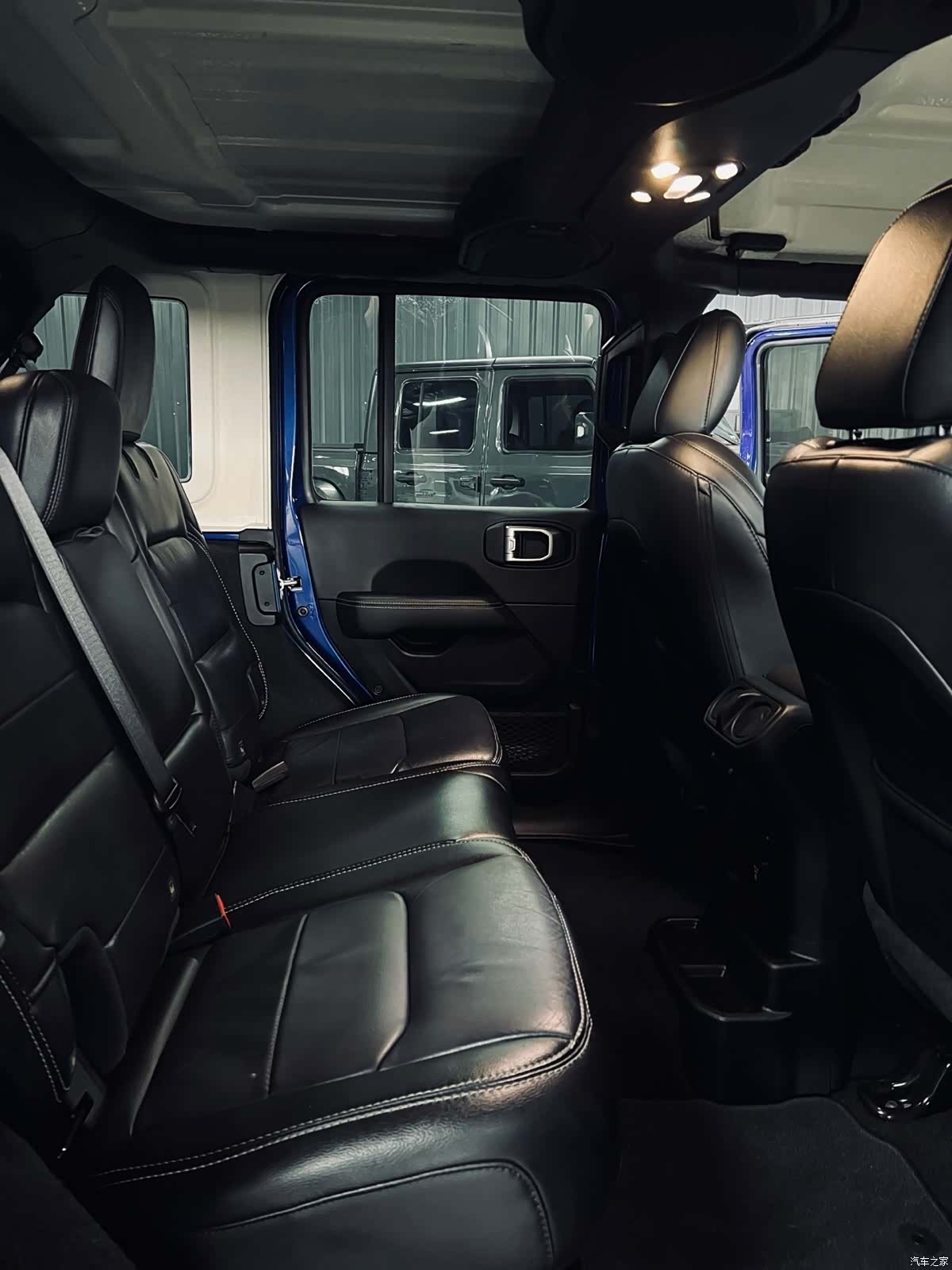 Jeep Wrangler, 2020 11
