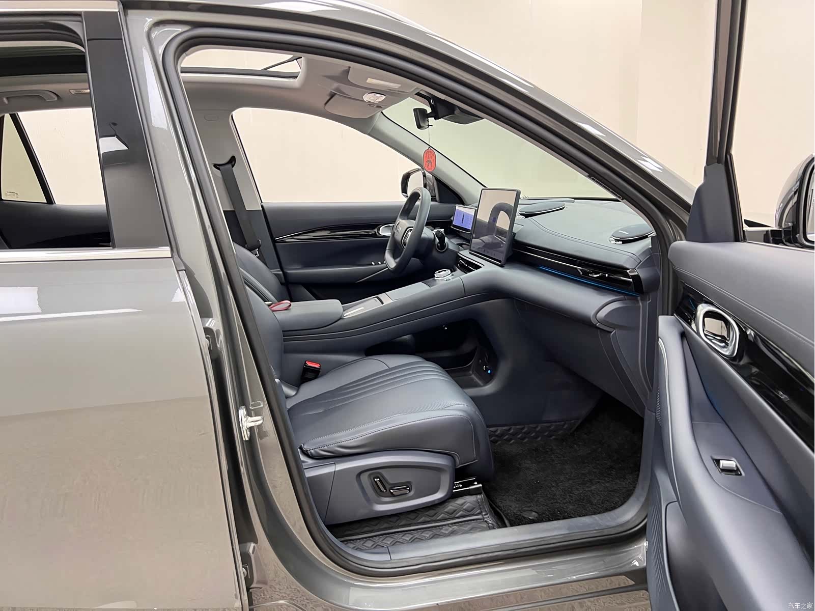 Geely Galaxy E5, 2024 31