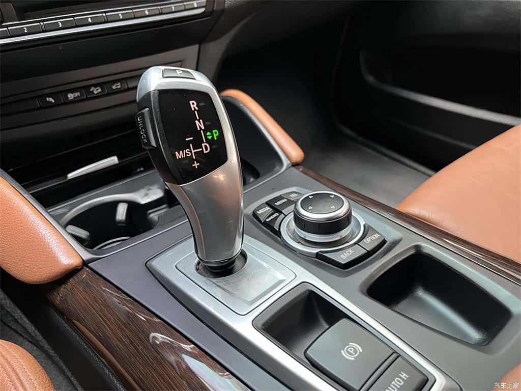 BMW X6, 2015 12
