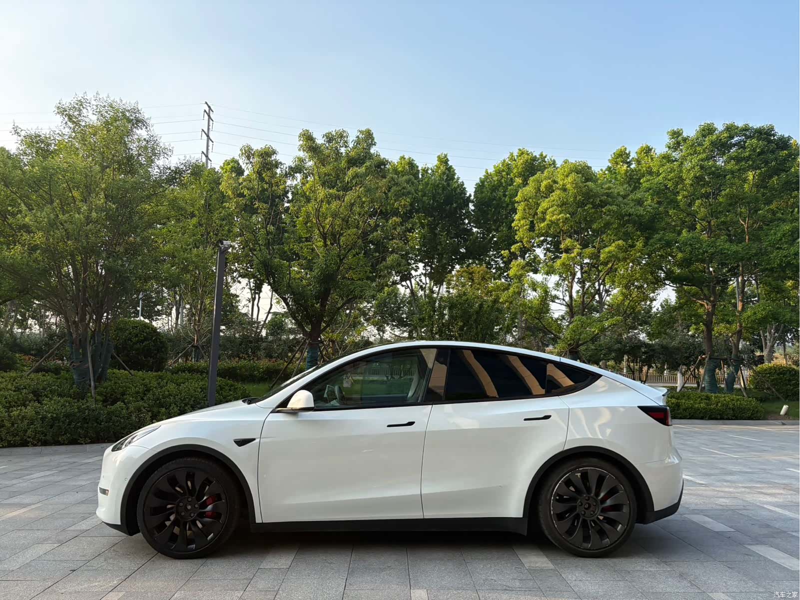Tesla Model Y, 2022 7