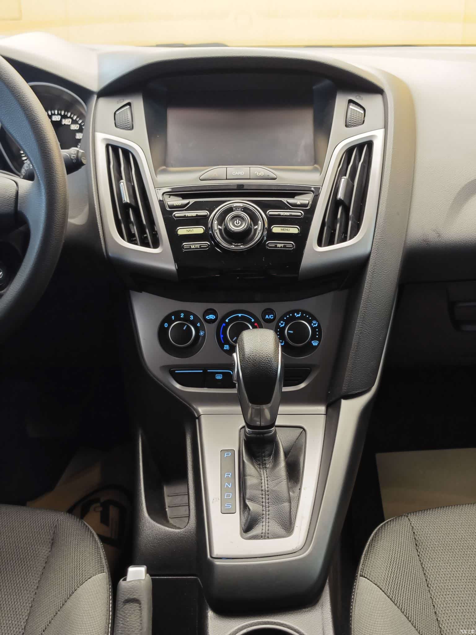 Ford Focus, 2015 18
