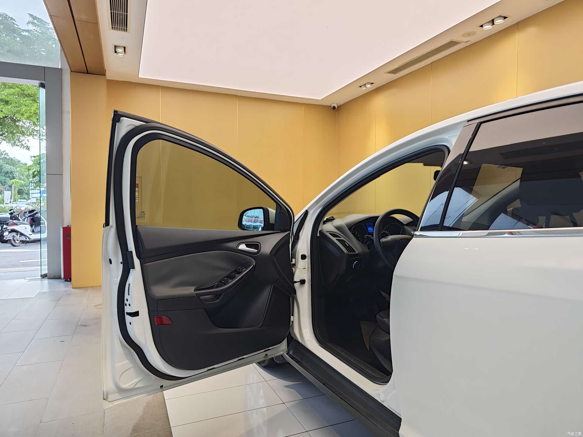 Ford Focus, 2015 7