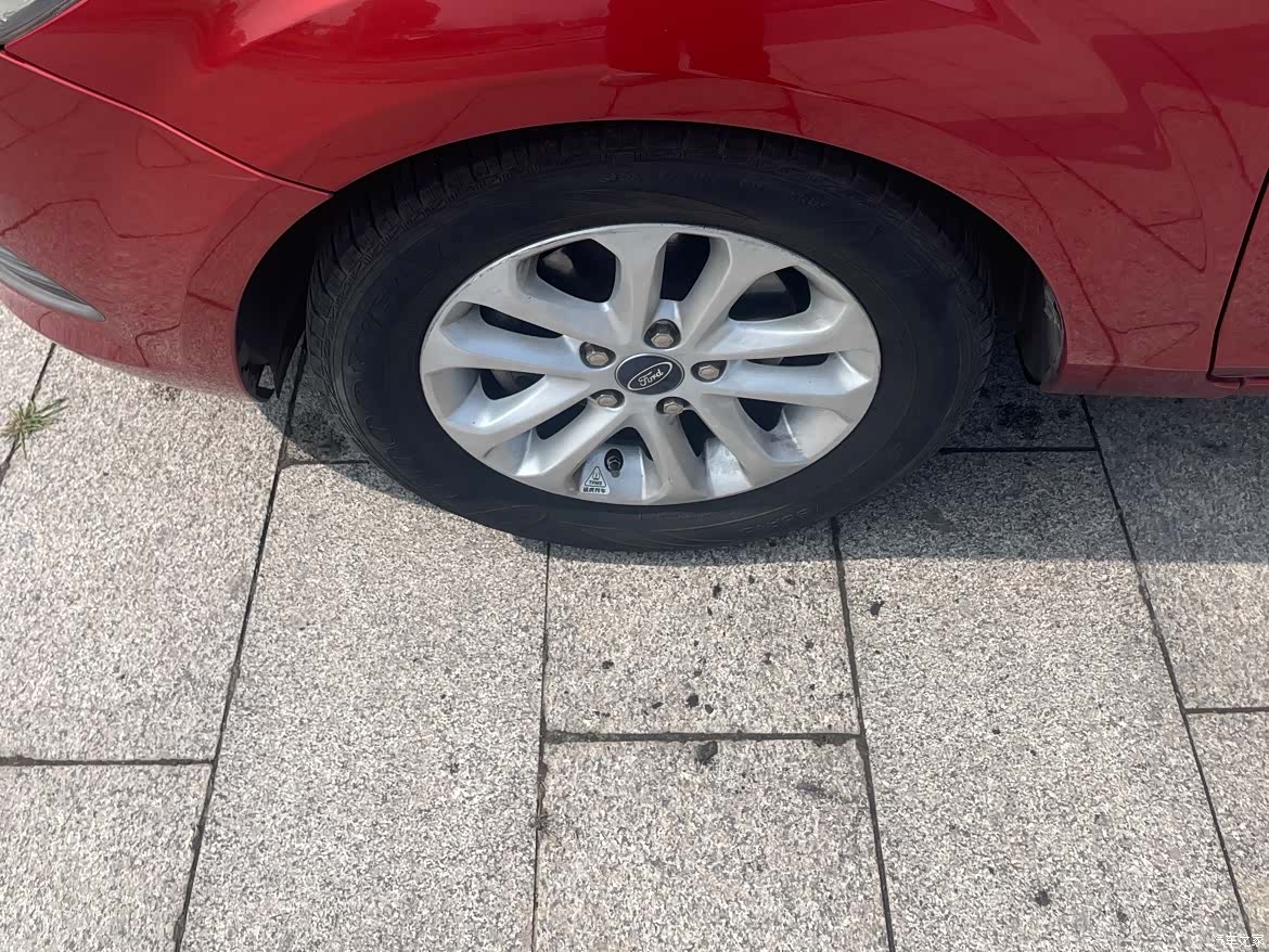 Ford Focus, 2014 7