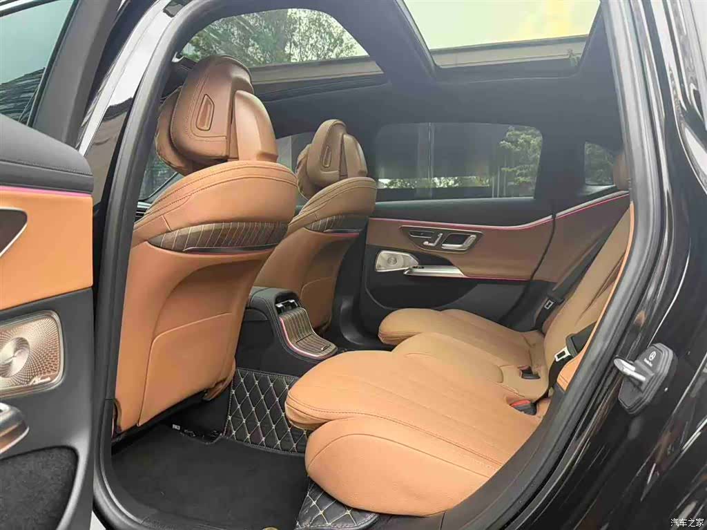 Mercedes-Benz E-Class, 2025 10