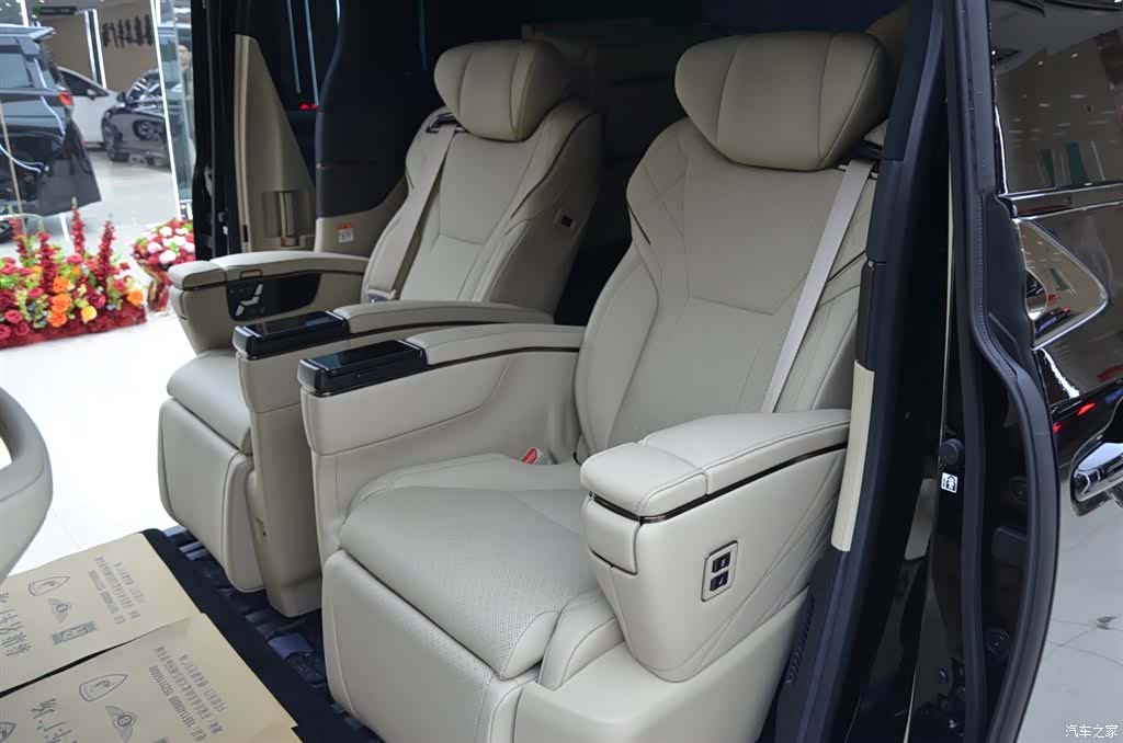 Toyota Vellfire, 2026 6