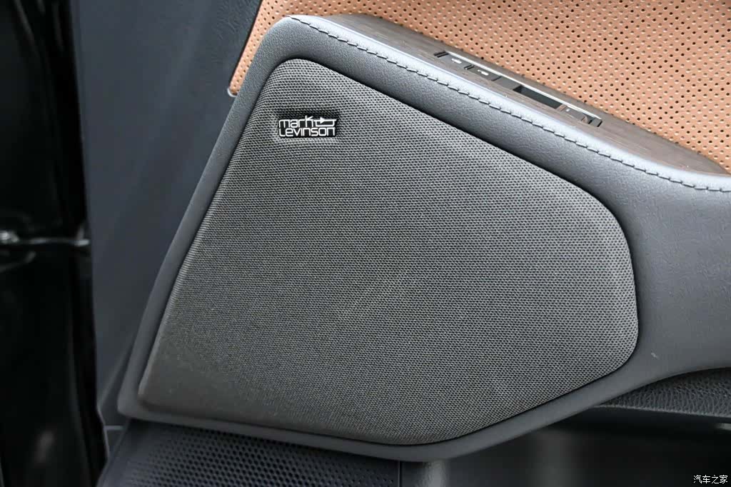 Lexus GX, 2025 28