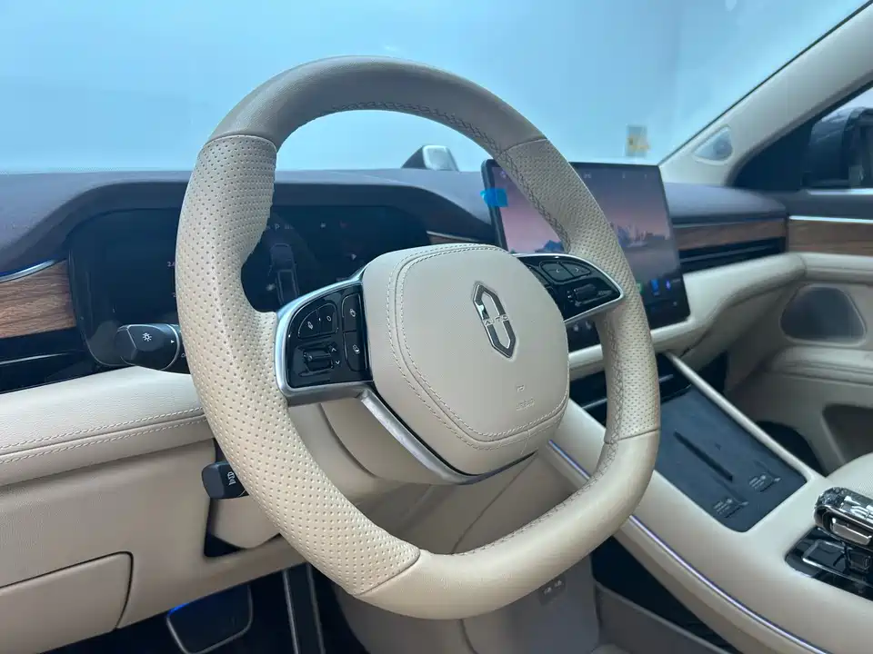 AITO Ask the world M7