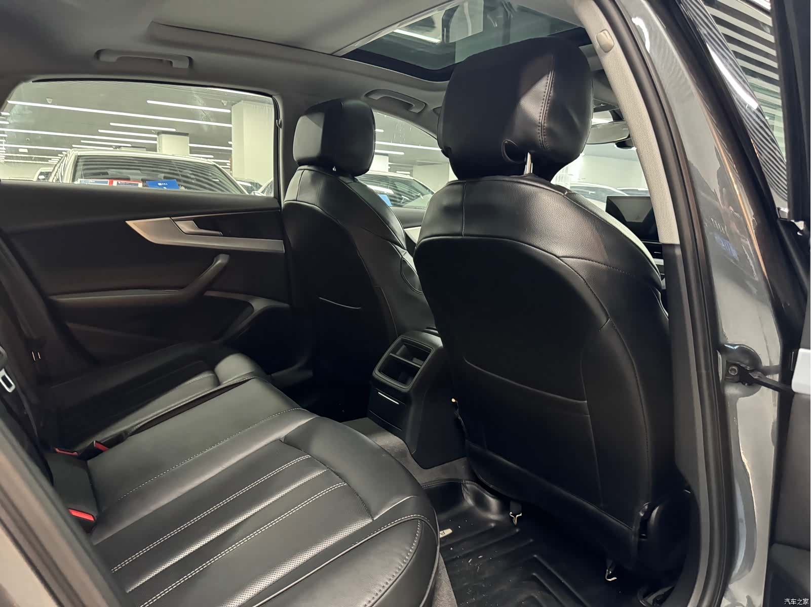 Audi A4L, 2022 7