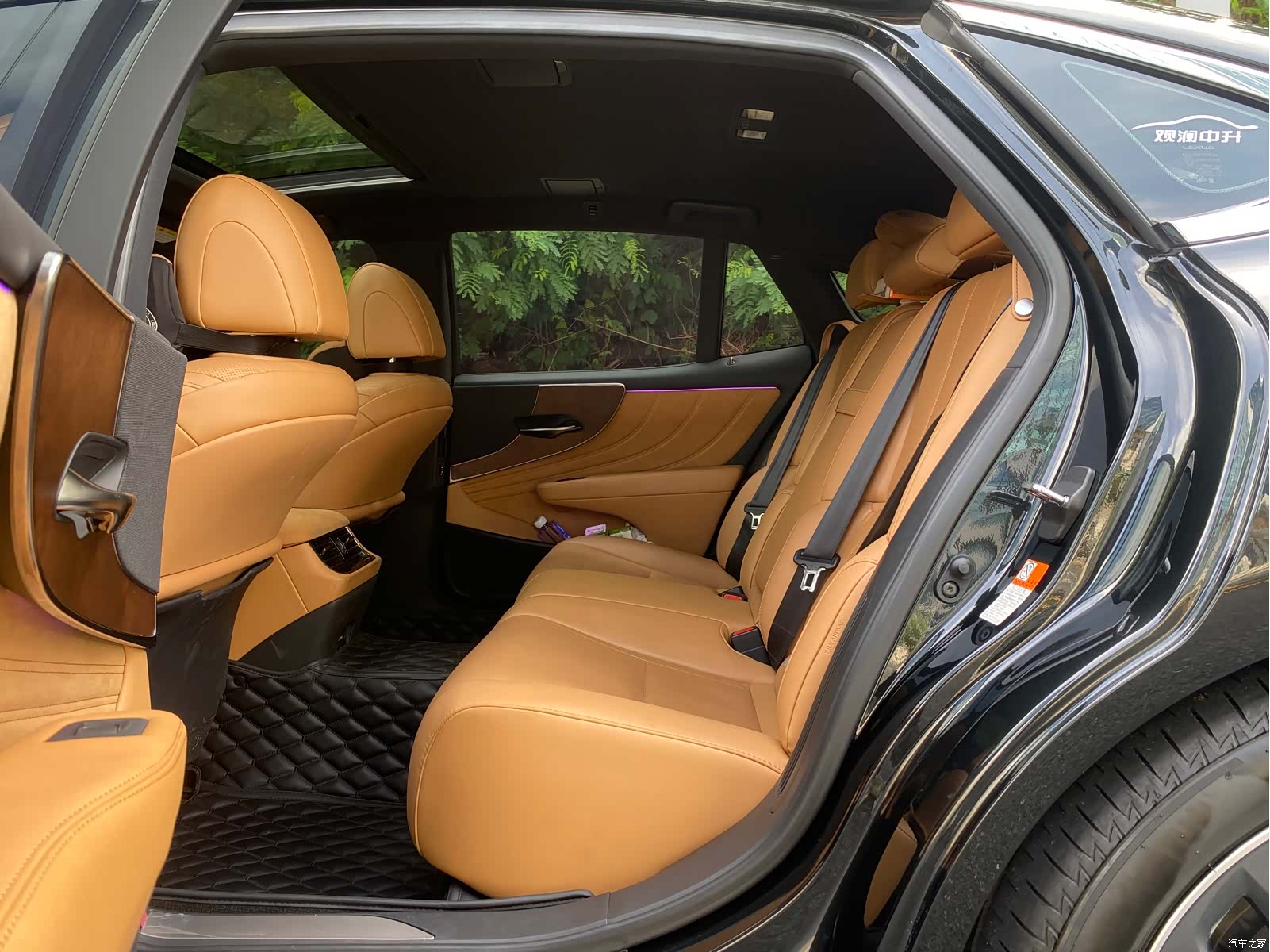 Lexus LS, 2023 16