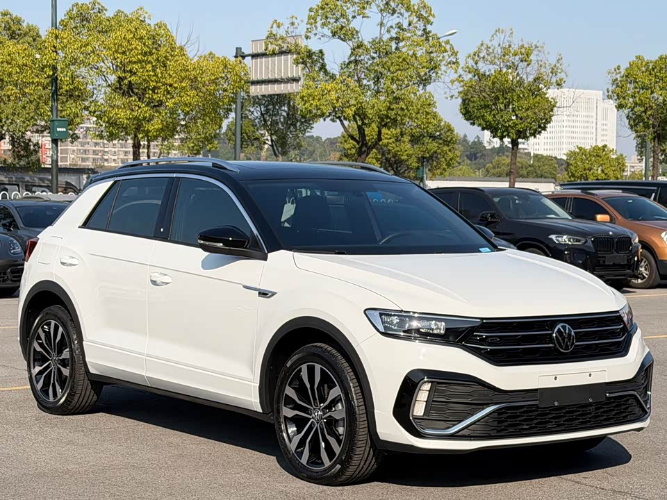 Volkswagen T-ROC exploring Songs