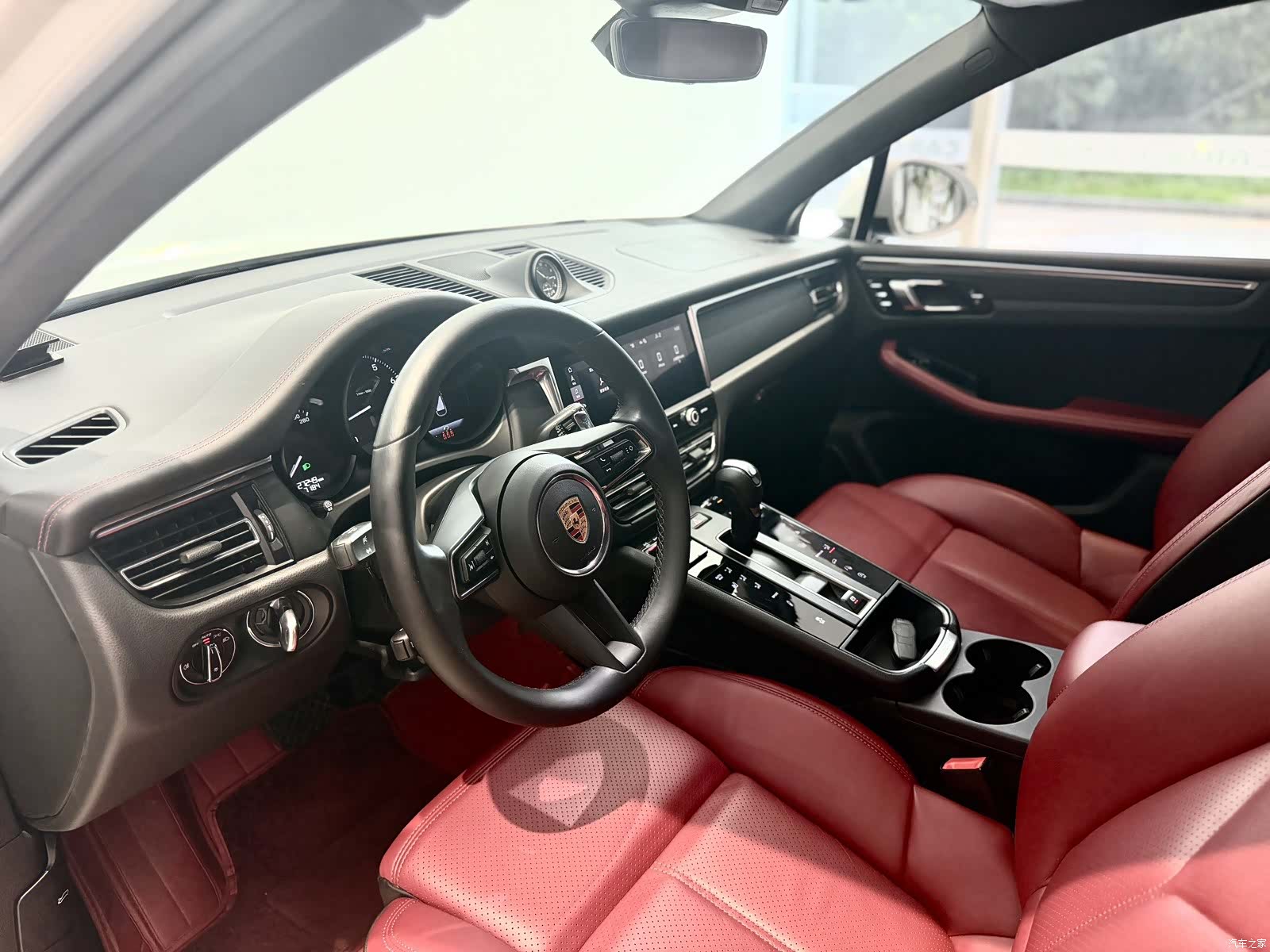 Porsche Macan, 2024 7