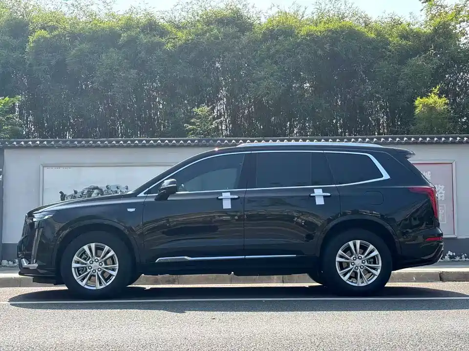 Cadillac XT6