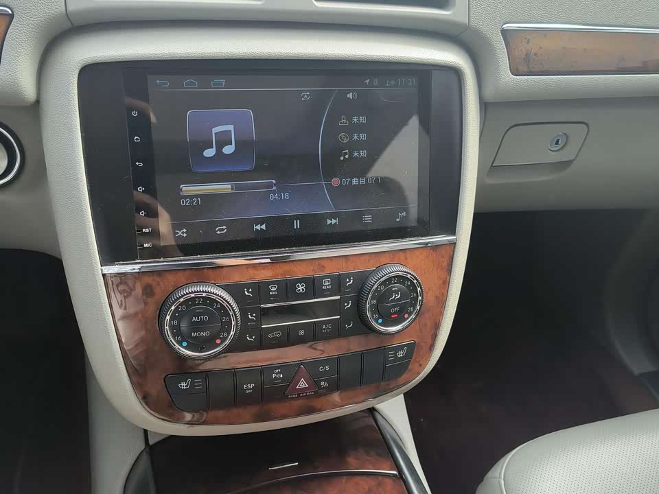 Mercedes-Benz R-class