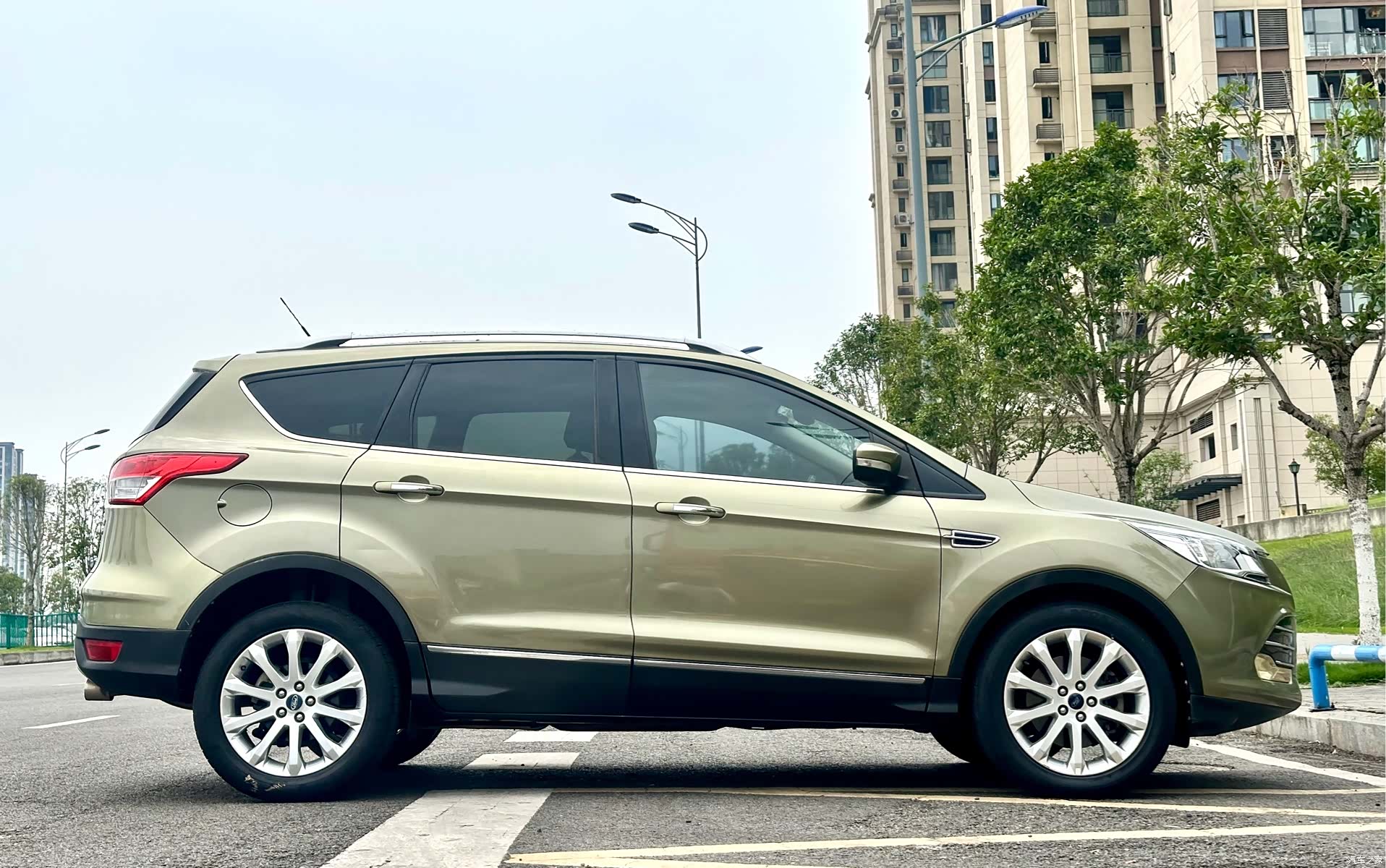 Ford Kuga, 2014 11