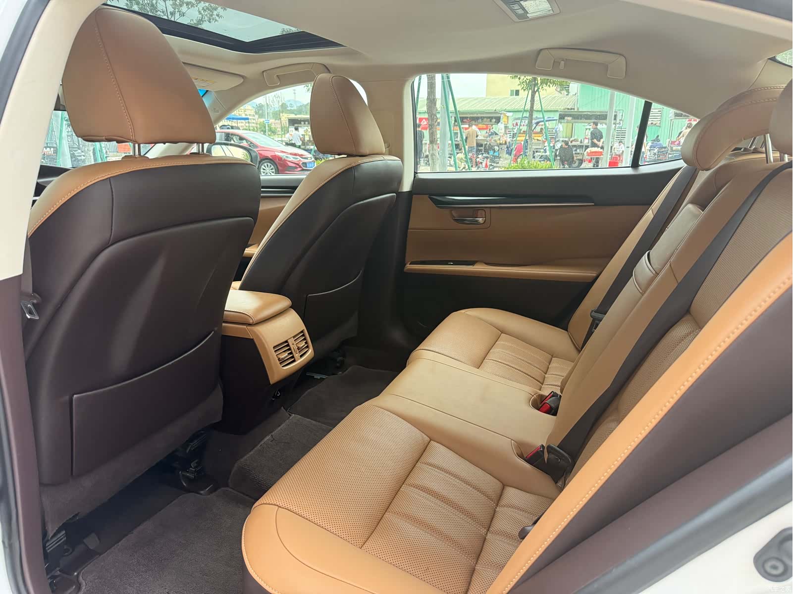 Lexus ES, 2017 8