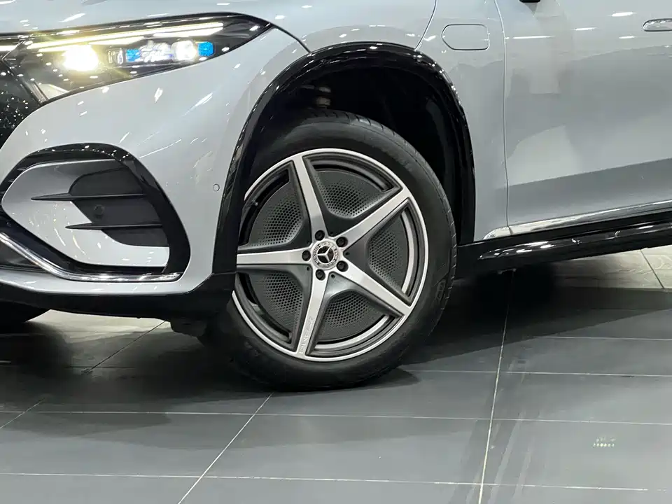 Mercedes-Benz EQS SUV