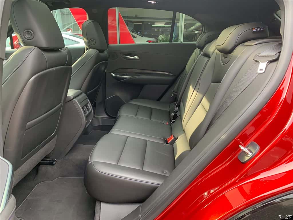 Cadillac XT4, 2023 9