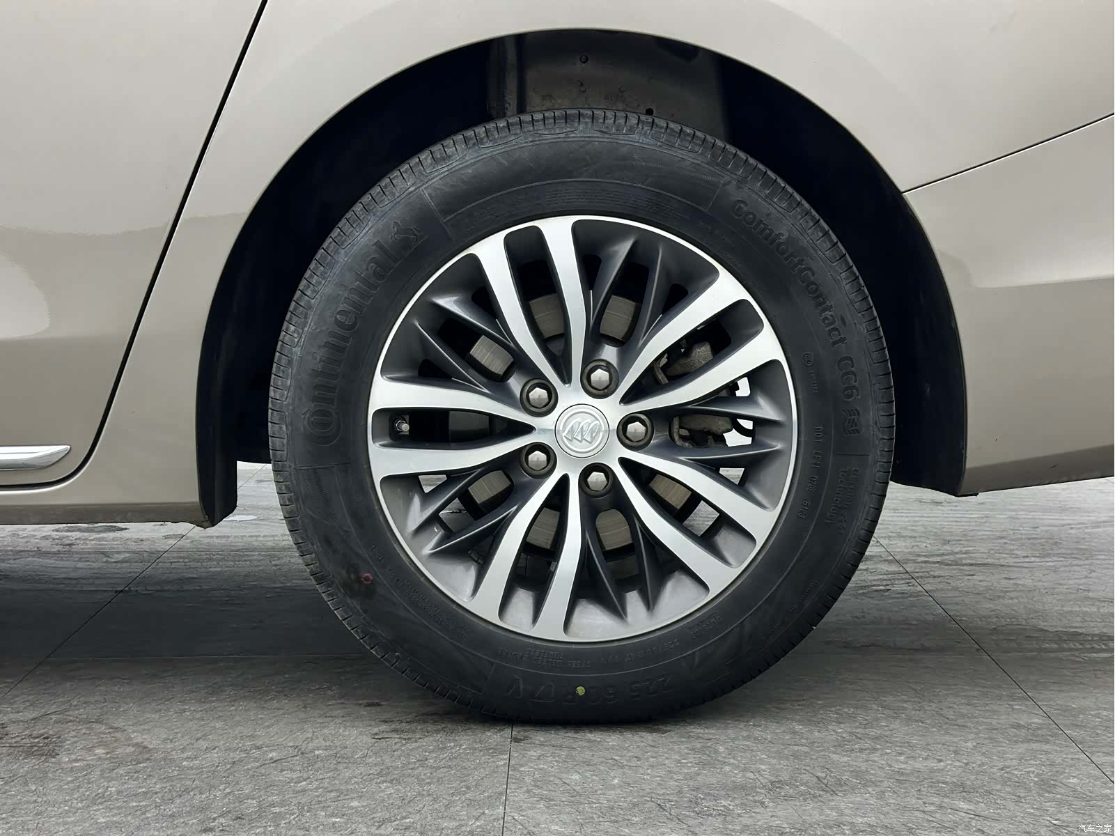 Buick GL8, 2025 12