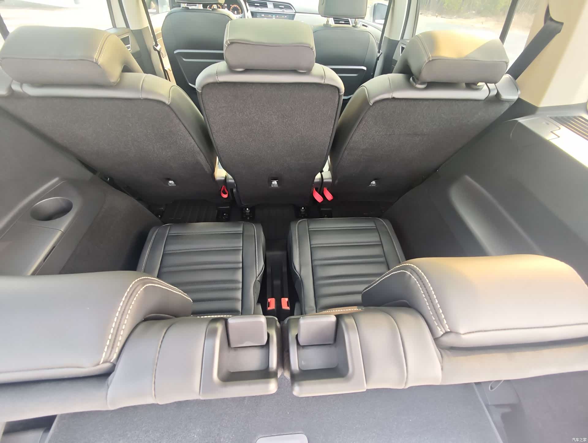 Volkswagen L, 2023 24