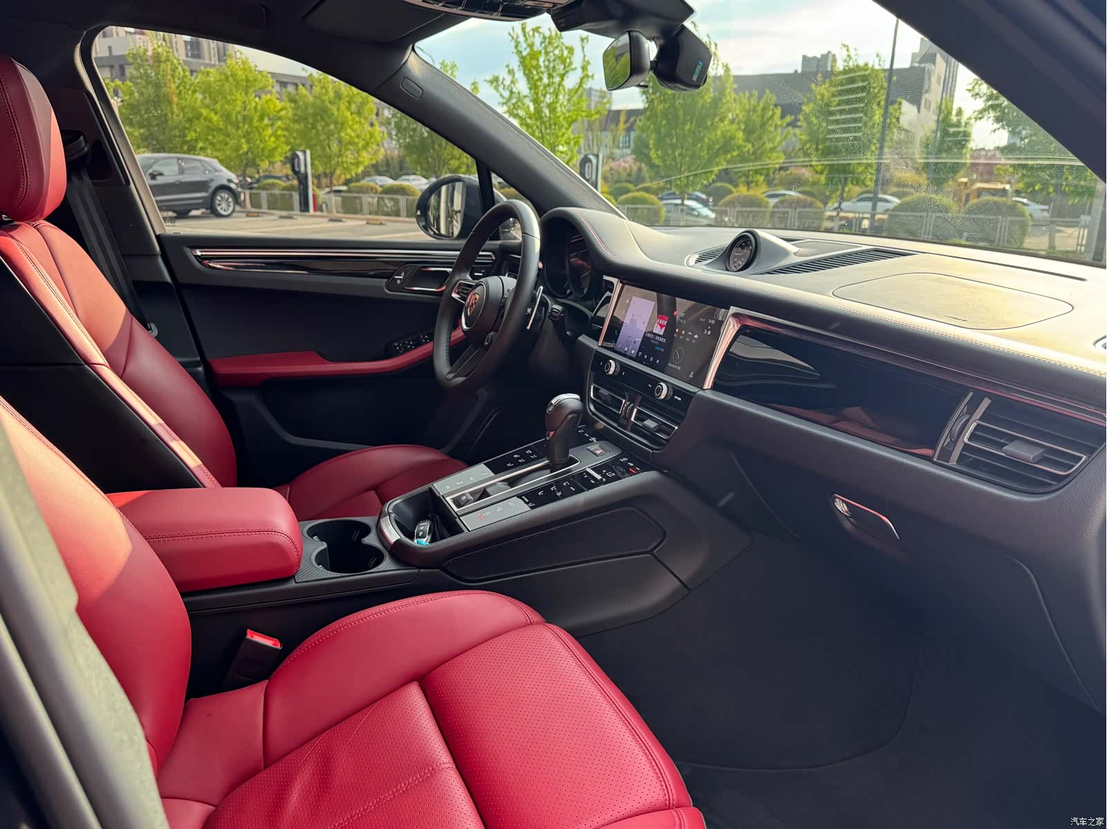 Porsche Macan, 2025 10