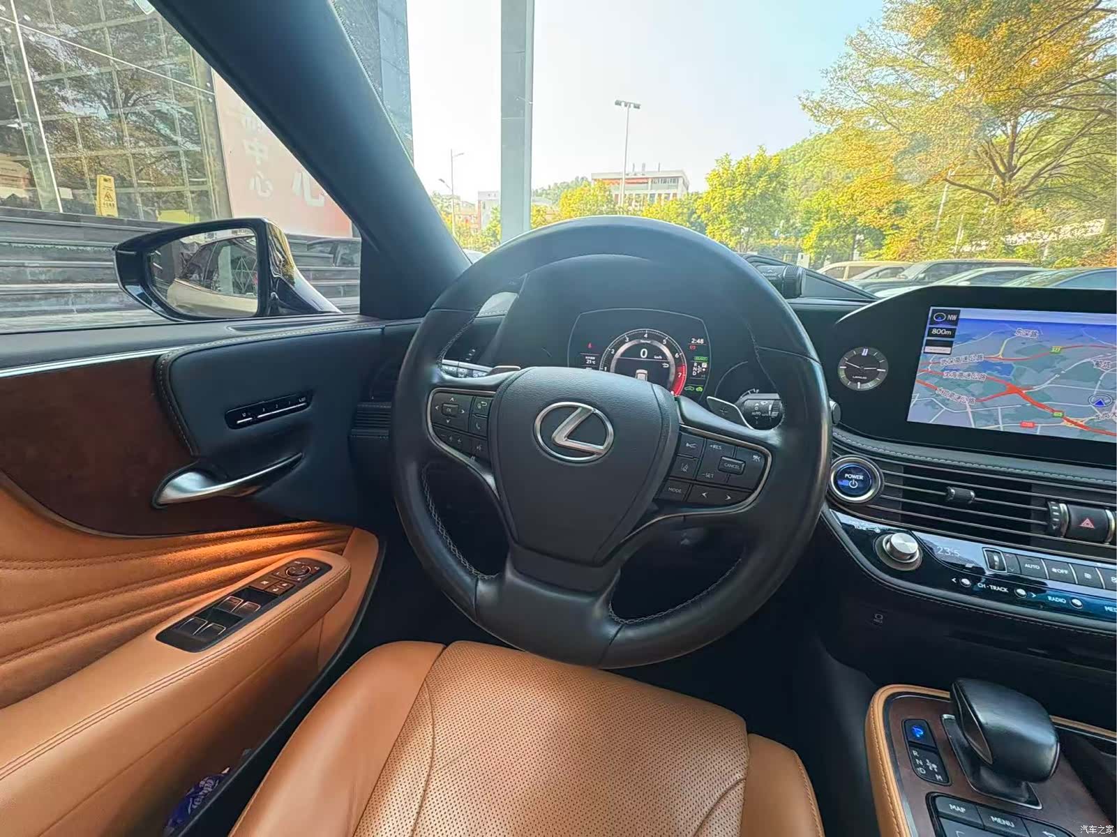 Lexus LS, 2020 7