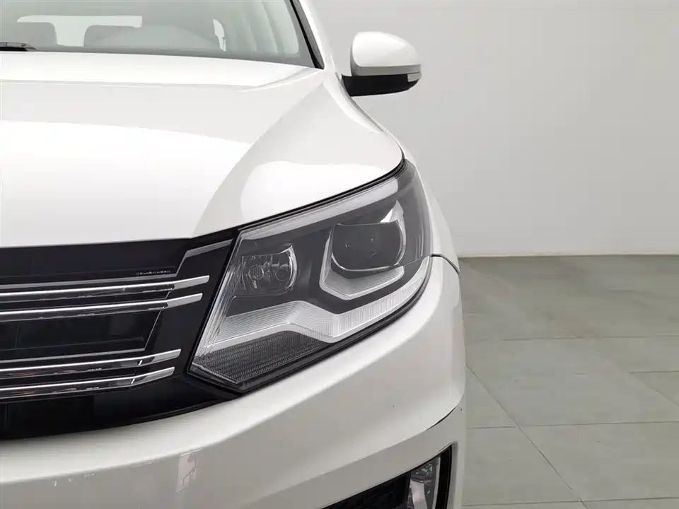 Volkswagen Tiguan Volkswagen Tiguan