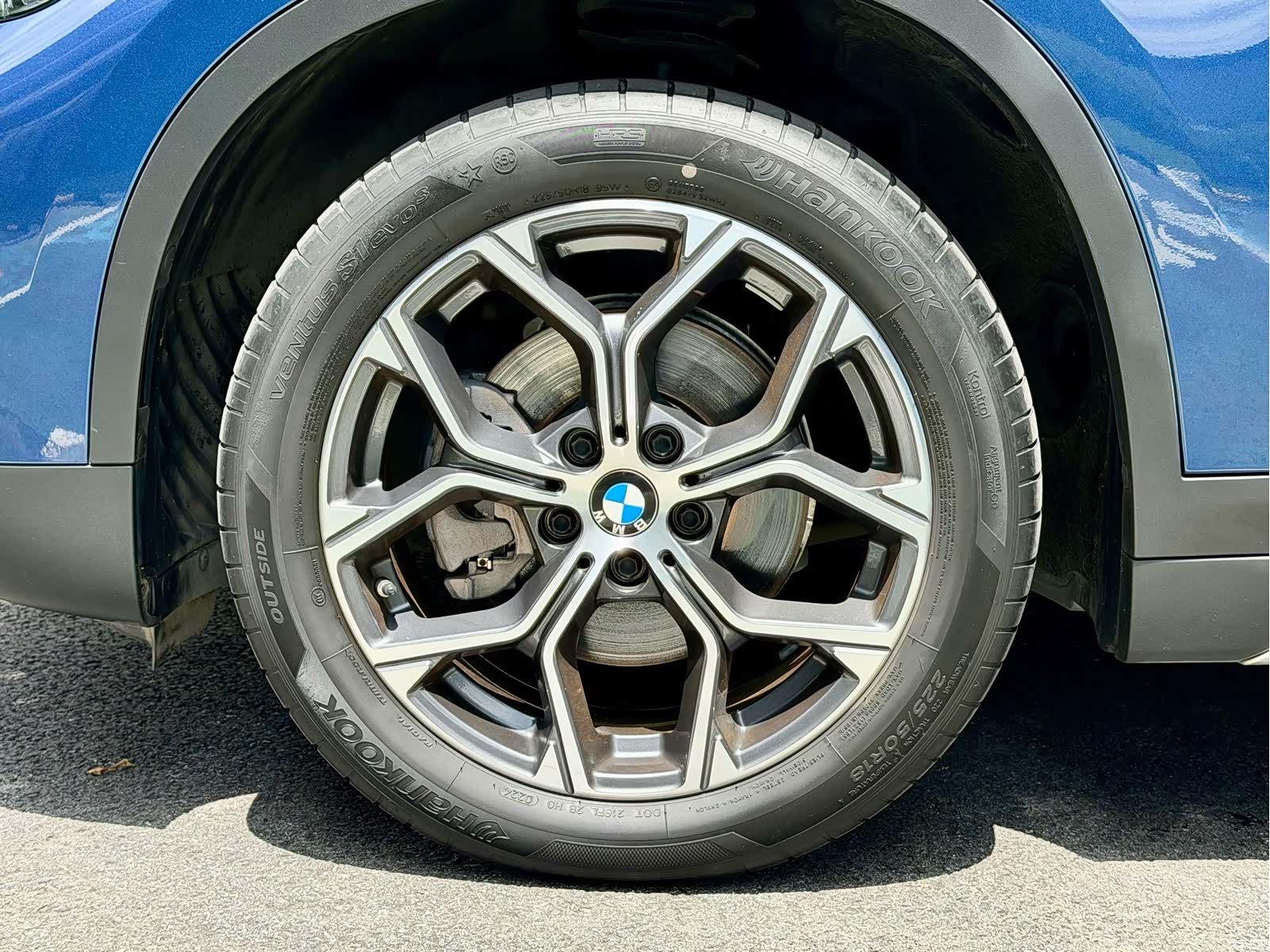 BMW X1, 2022 все фото