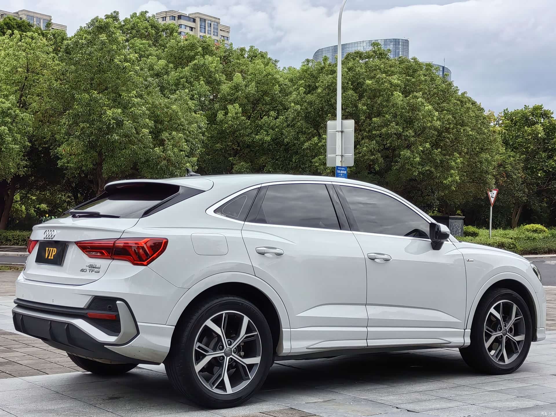 Audi Q3, 2021 4
