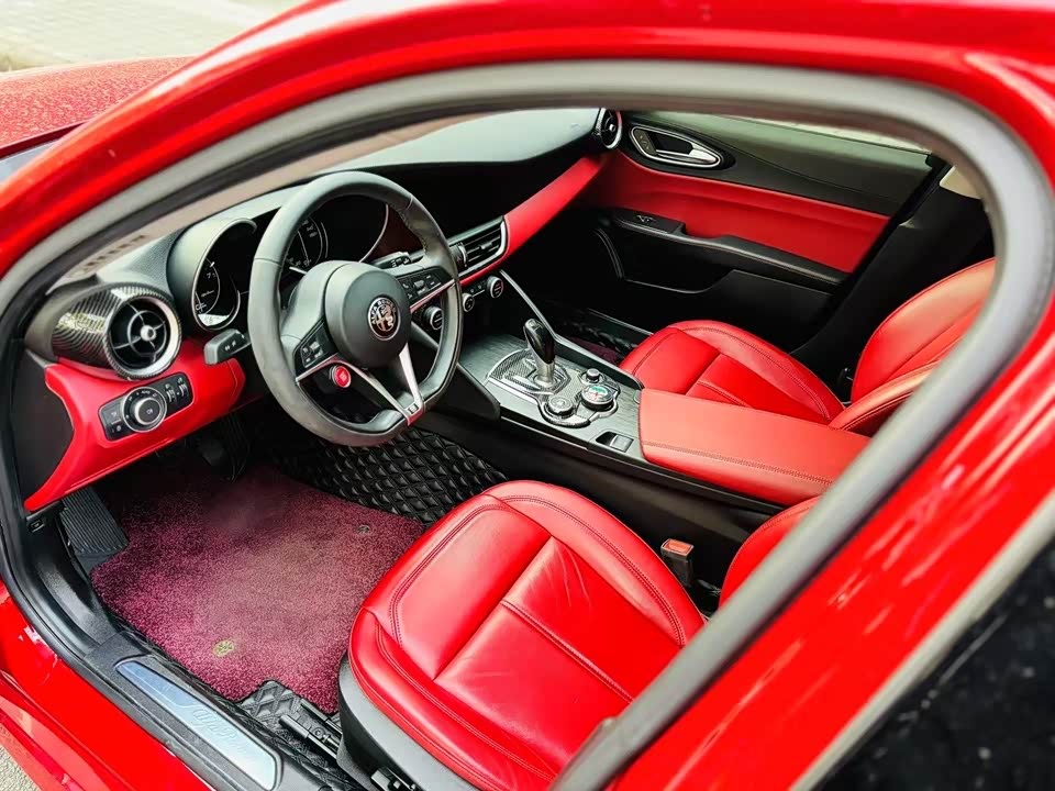 Alfa Romeo Giulia Alfa Romeo Giulia