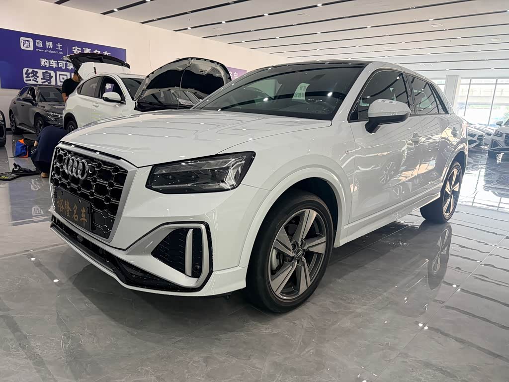 Audi Q2L