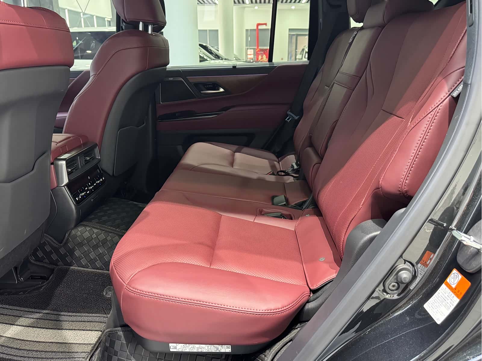 Lexus LX, 2026 15